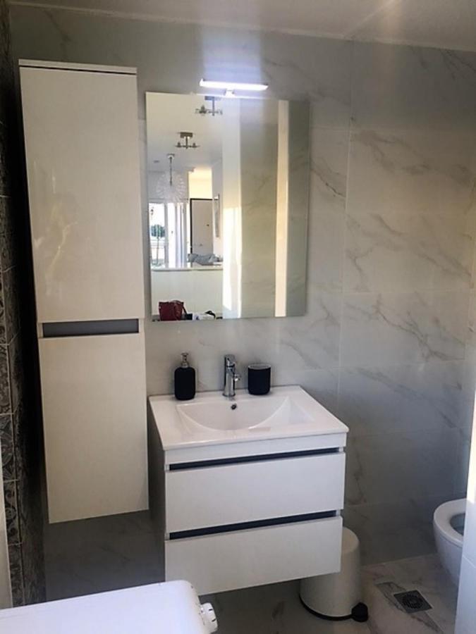 A Diamont In The Center Of Athens Apartment ภายนอก รูปภาพ